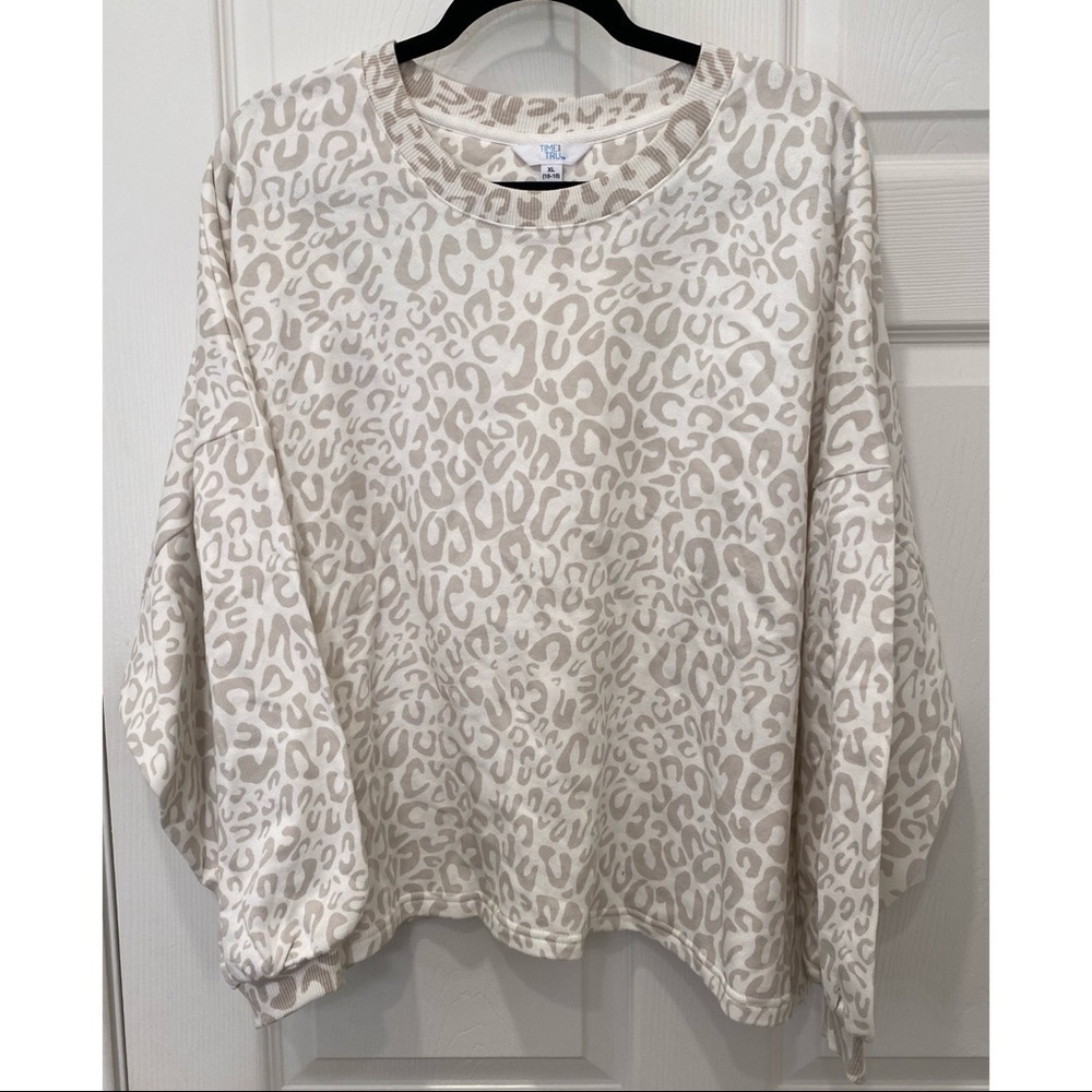 Sweater​​​​​​​​​​